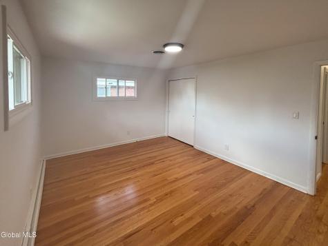 24 Joanne Court Albany NY 12209