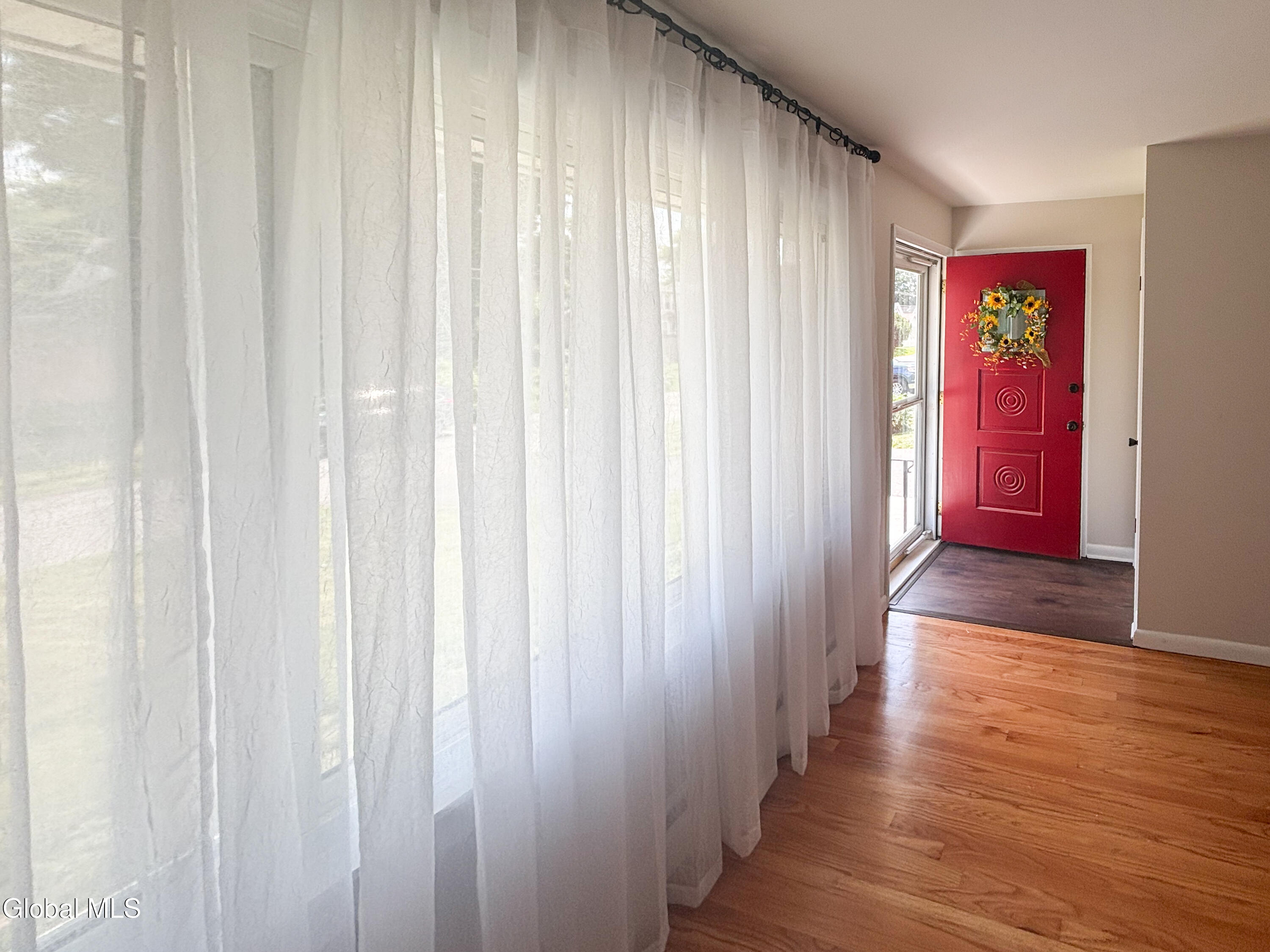 24 Joanne Court Albany NY 12209