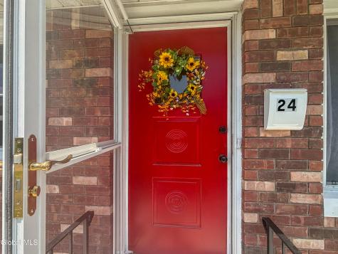 24 Joanne Court Albany NY 12209
