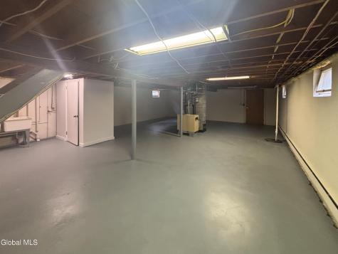 24 Joanne Court Albany NY 12209