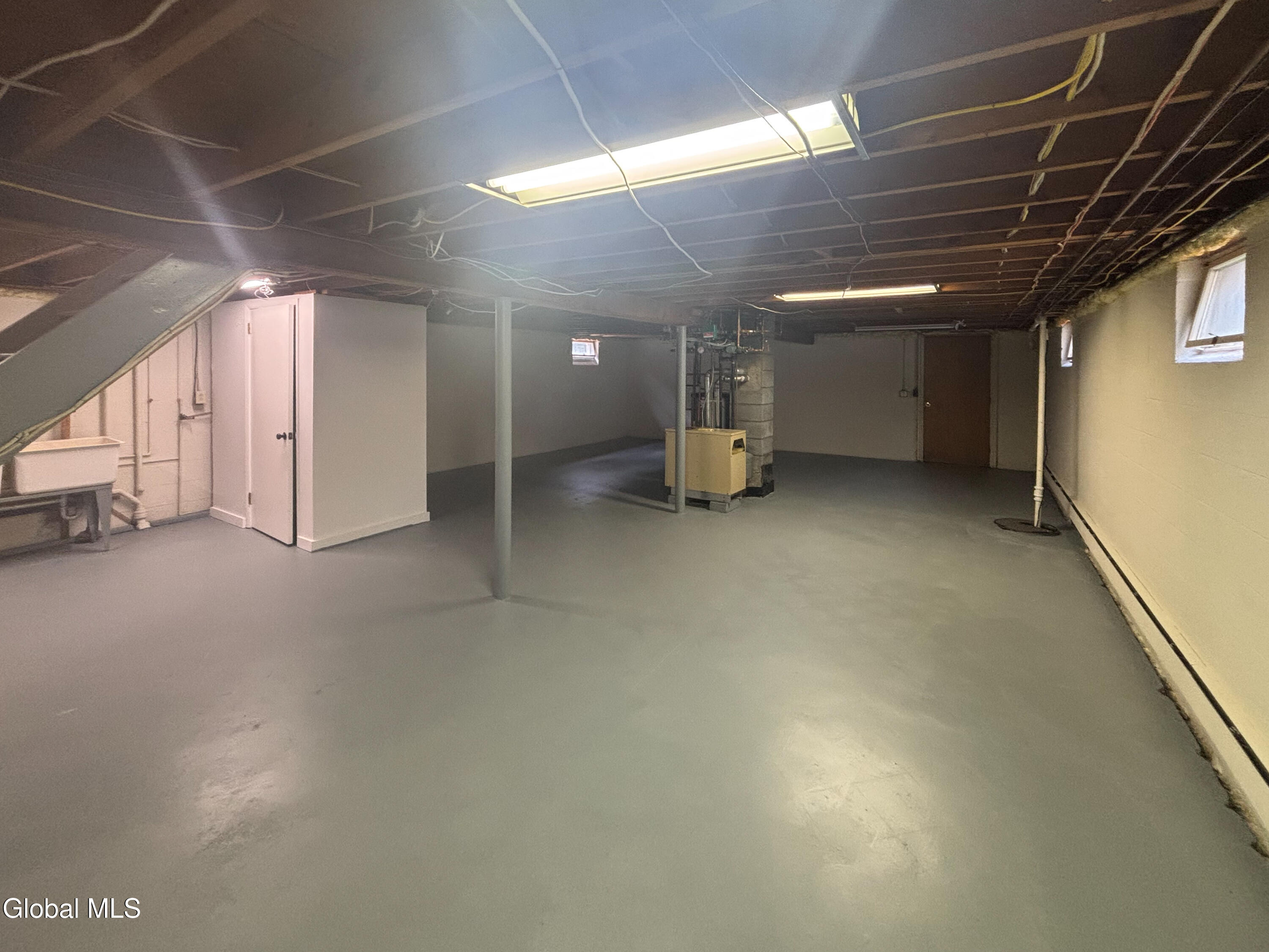 24 Joanne Court Albany NY 12209