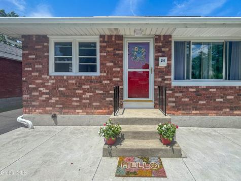 24 Joanne Court Albany NY 12209
