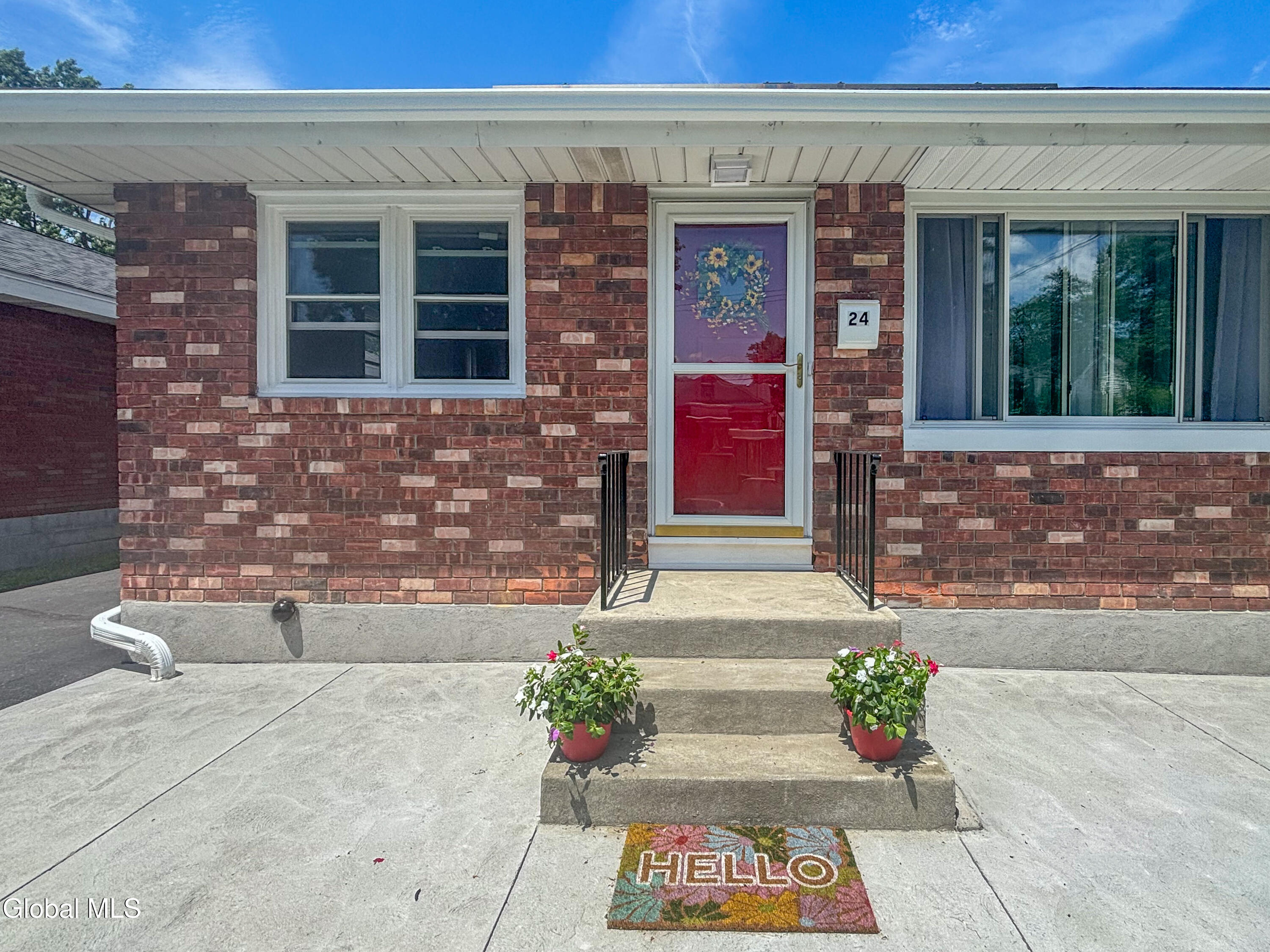 24 Joanne Court Albany NY 12209
