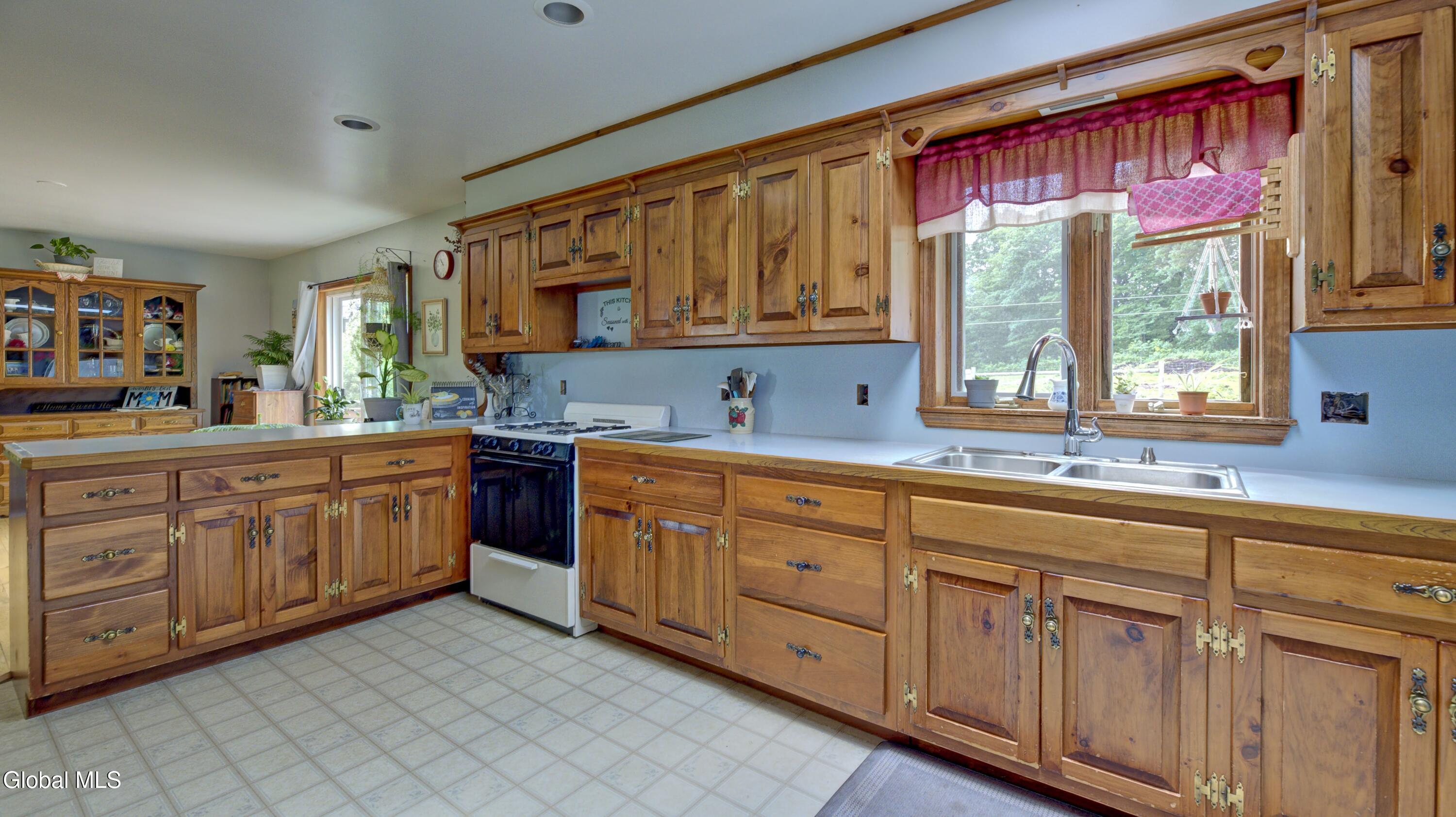 135 Rappa Road Sprakers NY 12166