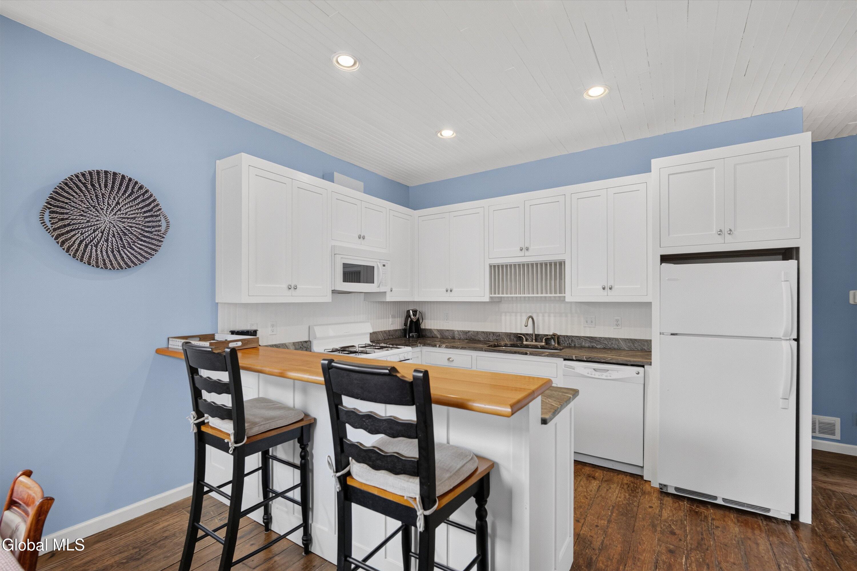 219 Regent Street Saratoga Springs NY 12866