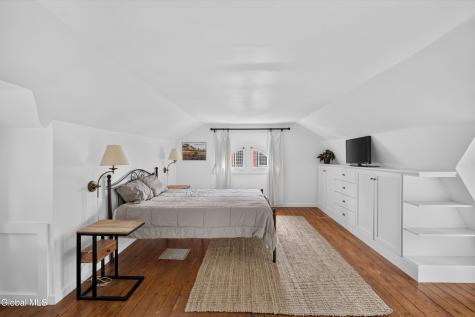 219 Regent Street Saratoga Springs NY 12866
