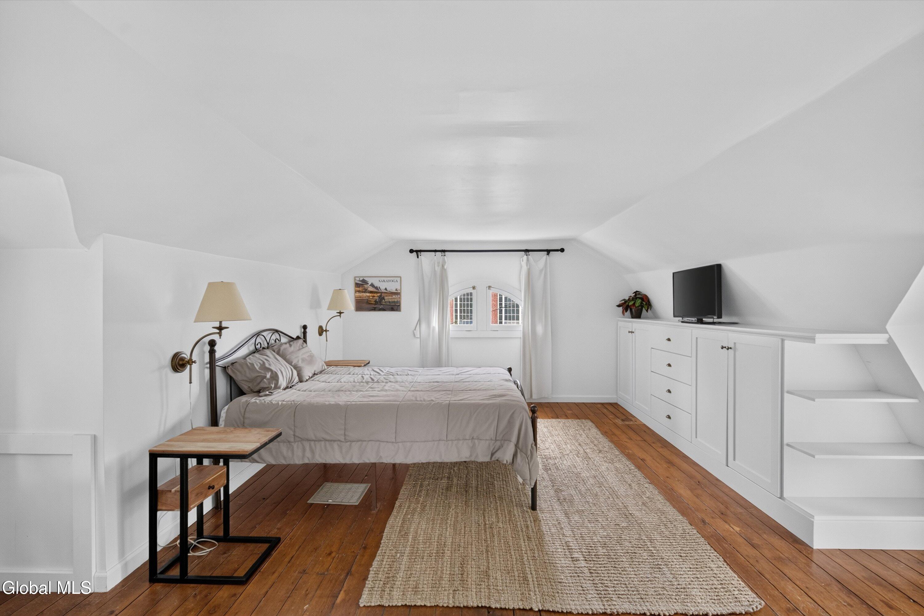 219 Regent Street Saratoga Springs NY 12866