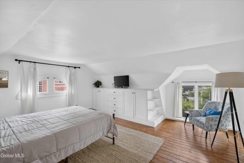 219 Regent Street Saratoga Springs NY 12866
