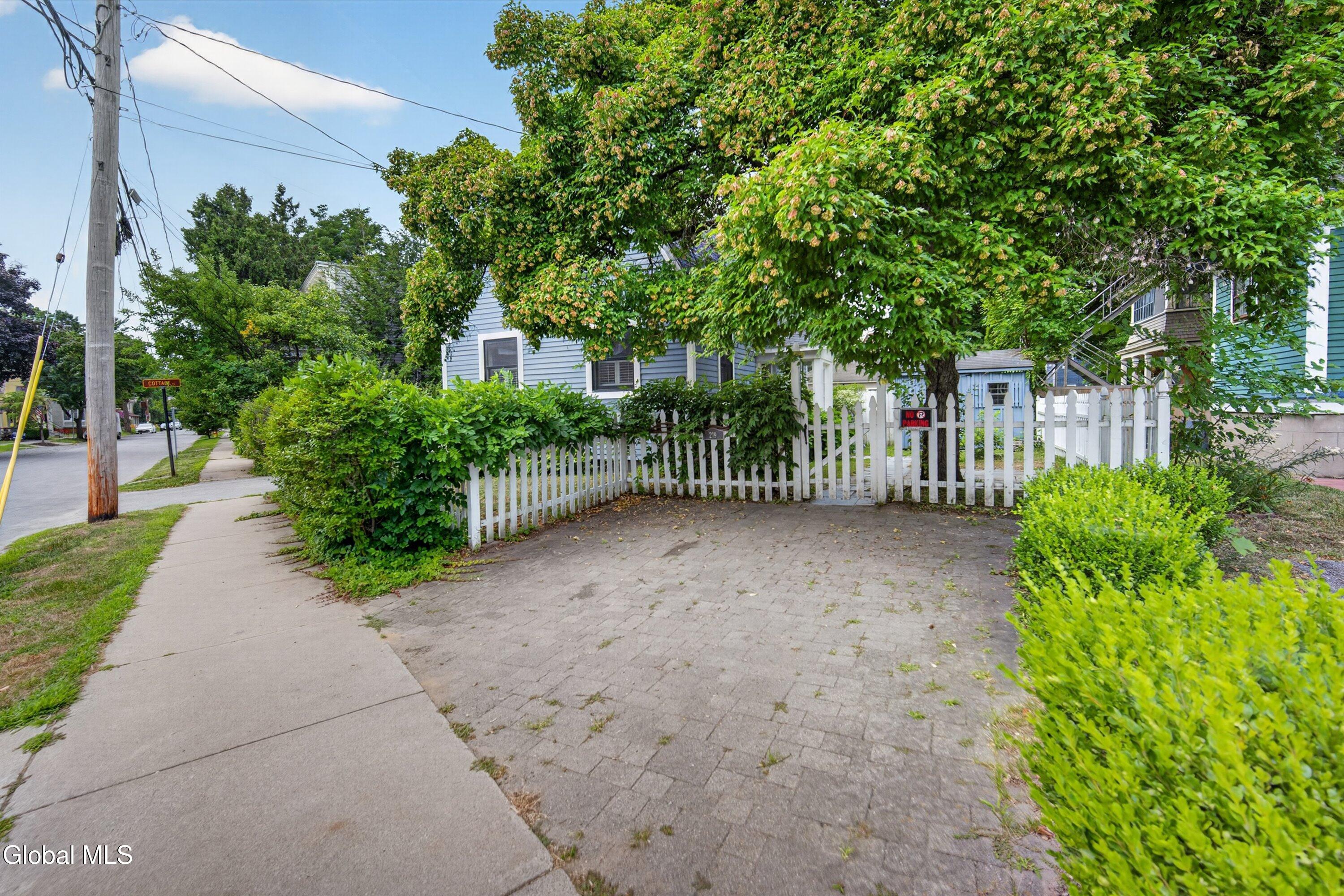 219 Regent Street Saratoga Springs NY 12866