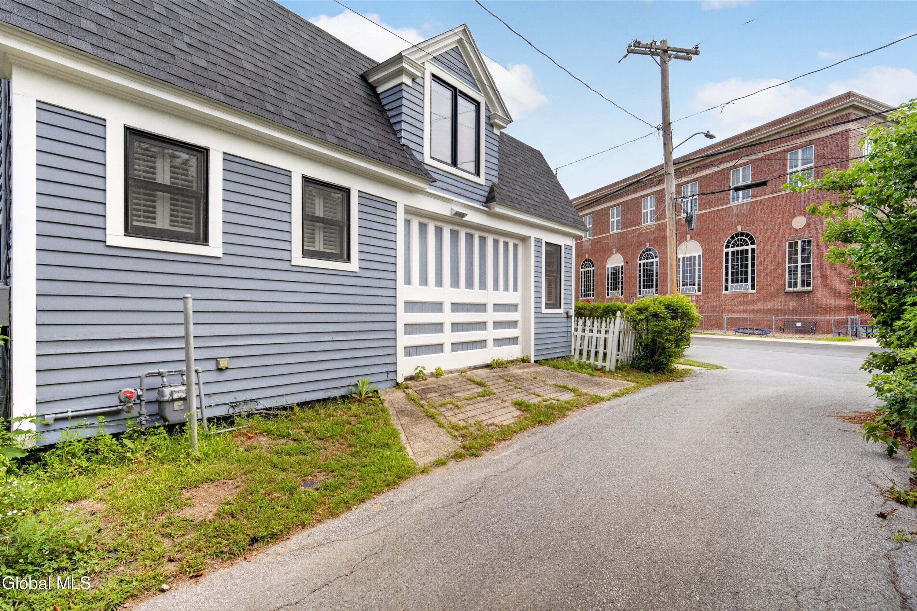 219 Regent Street Saratoga Springs NY 12866