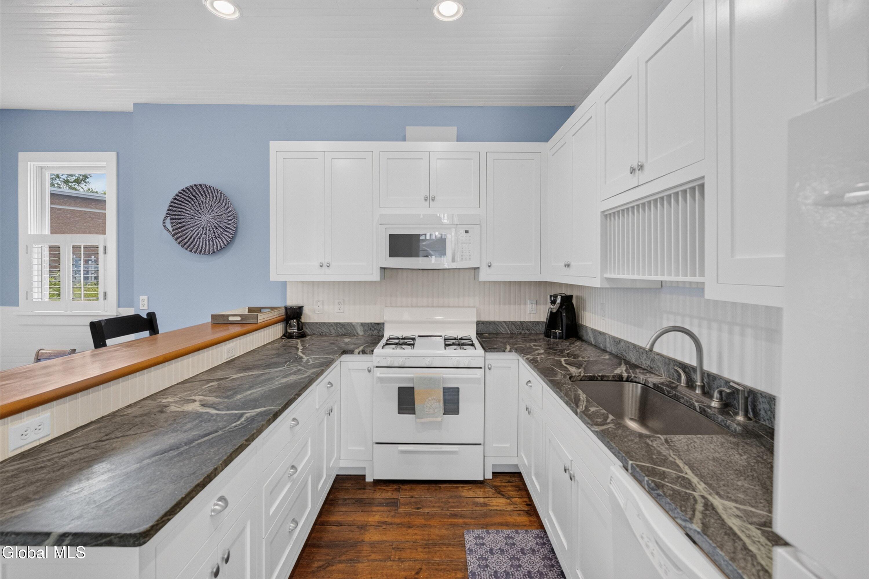219 Regent Street Saratoga Springs NY 12866
