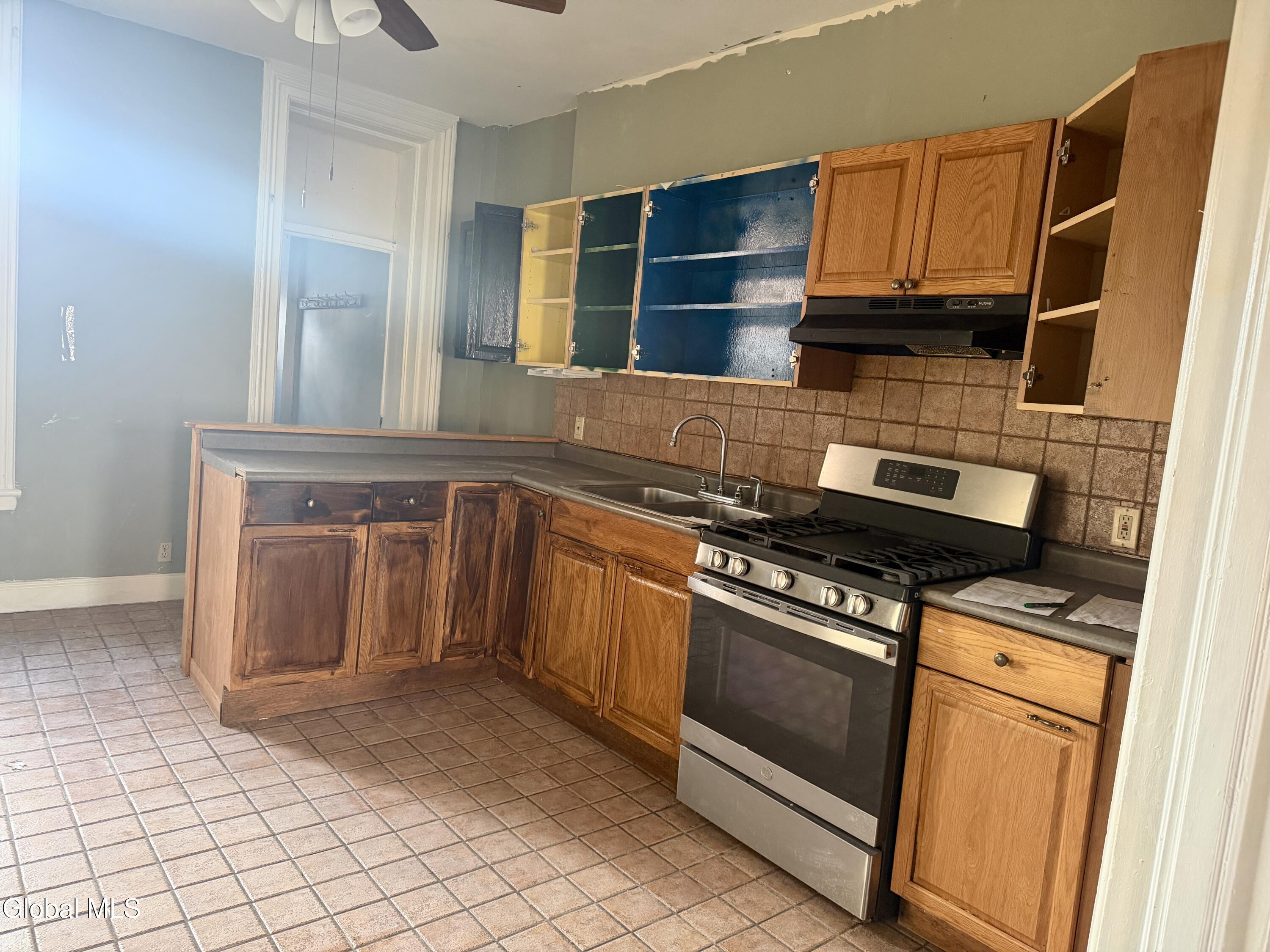 3256 6th Avenue Troy NY 12180