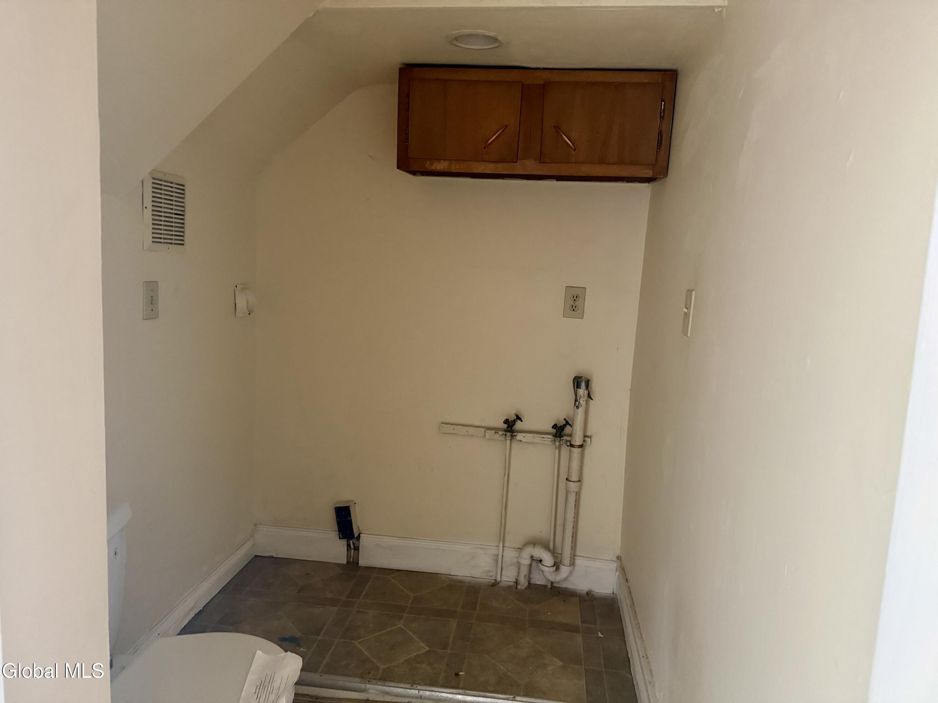 3256 6th Avenue Troy NY 12180