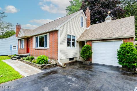 11 Forest Drive Colonie NY 12205