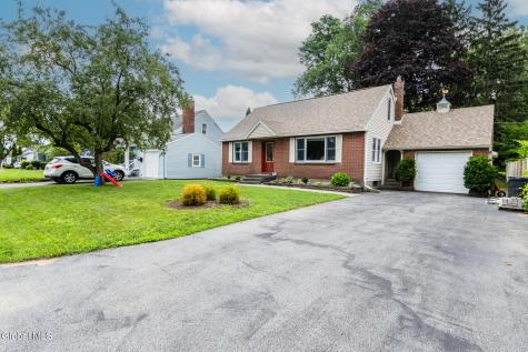 11 Forest Drive Colonie NY 12205