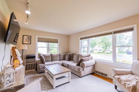 11 Forest Drive Colonie NY 12205