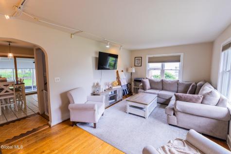 11 Forest Drive Colonie NY 12205