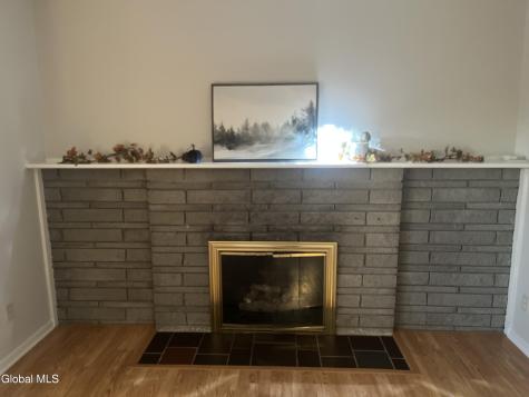 242 Pinewood Drive Schenectady NY 12303