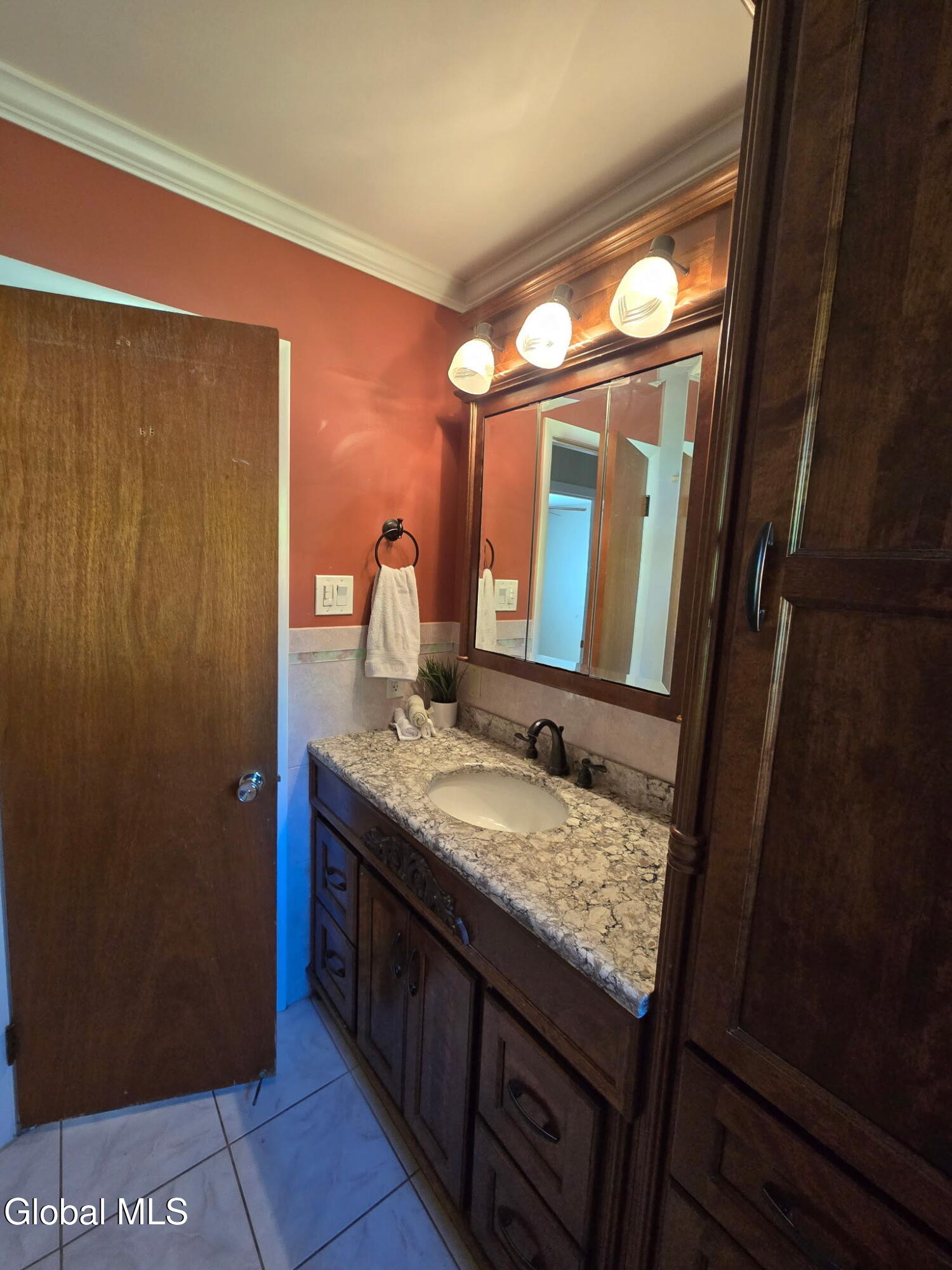 242 Pinewood Drive Schenectady NY 12303