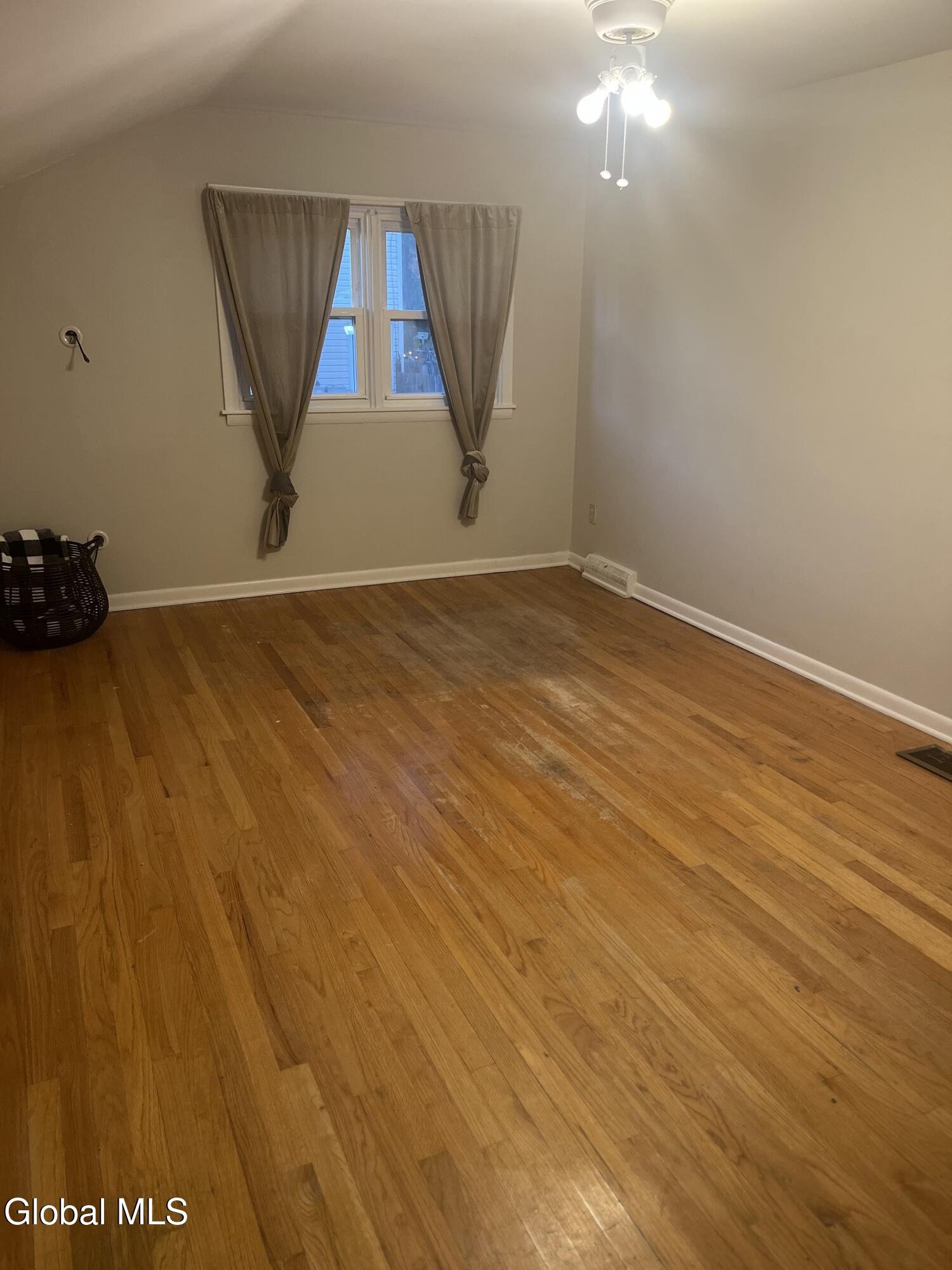 242 Pinewood Drive Schenectady NY 12303