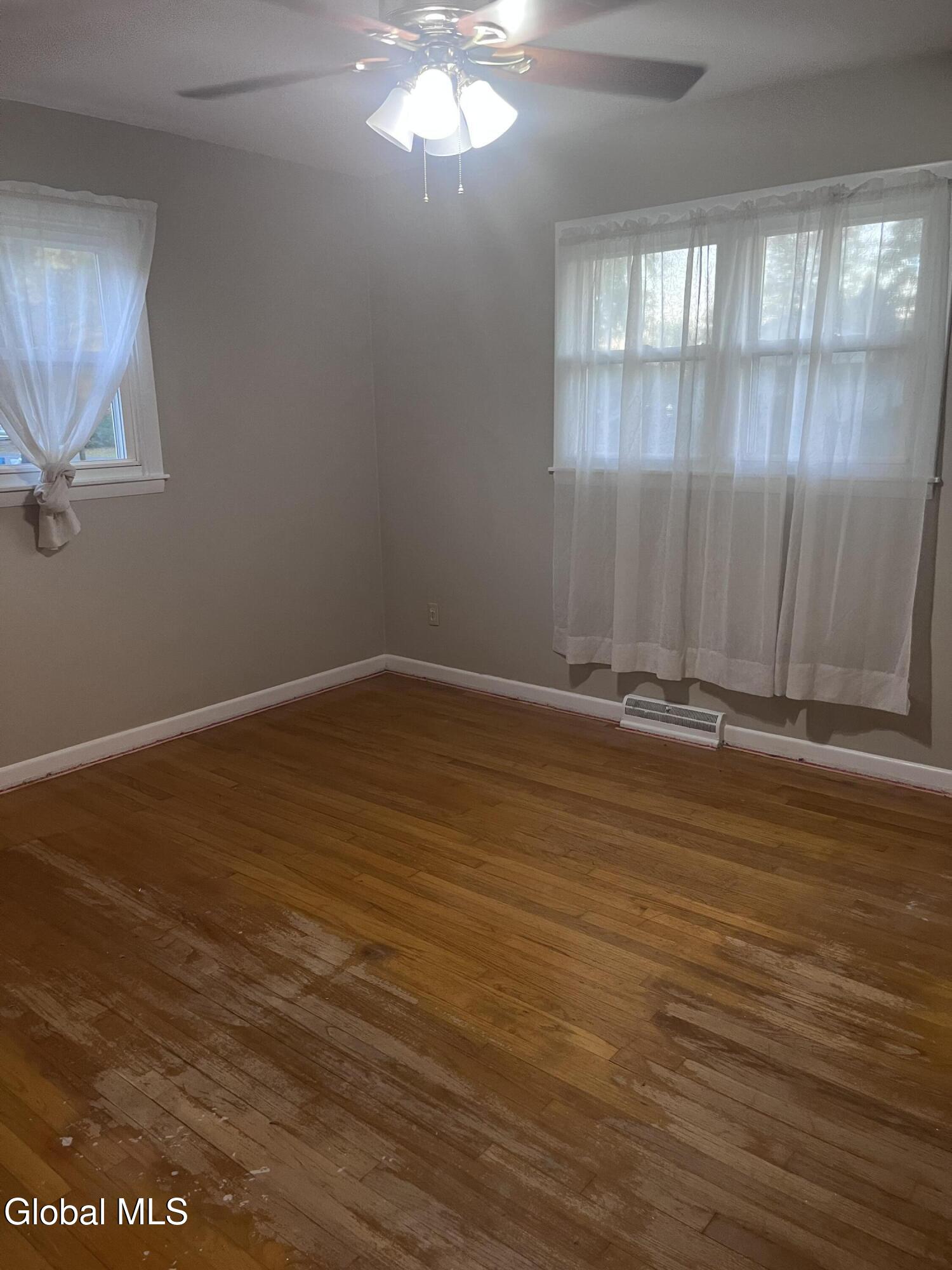 242 Pinewood Drive Schenectady NY 12303