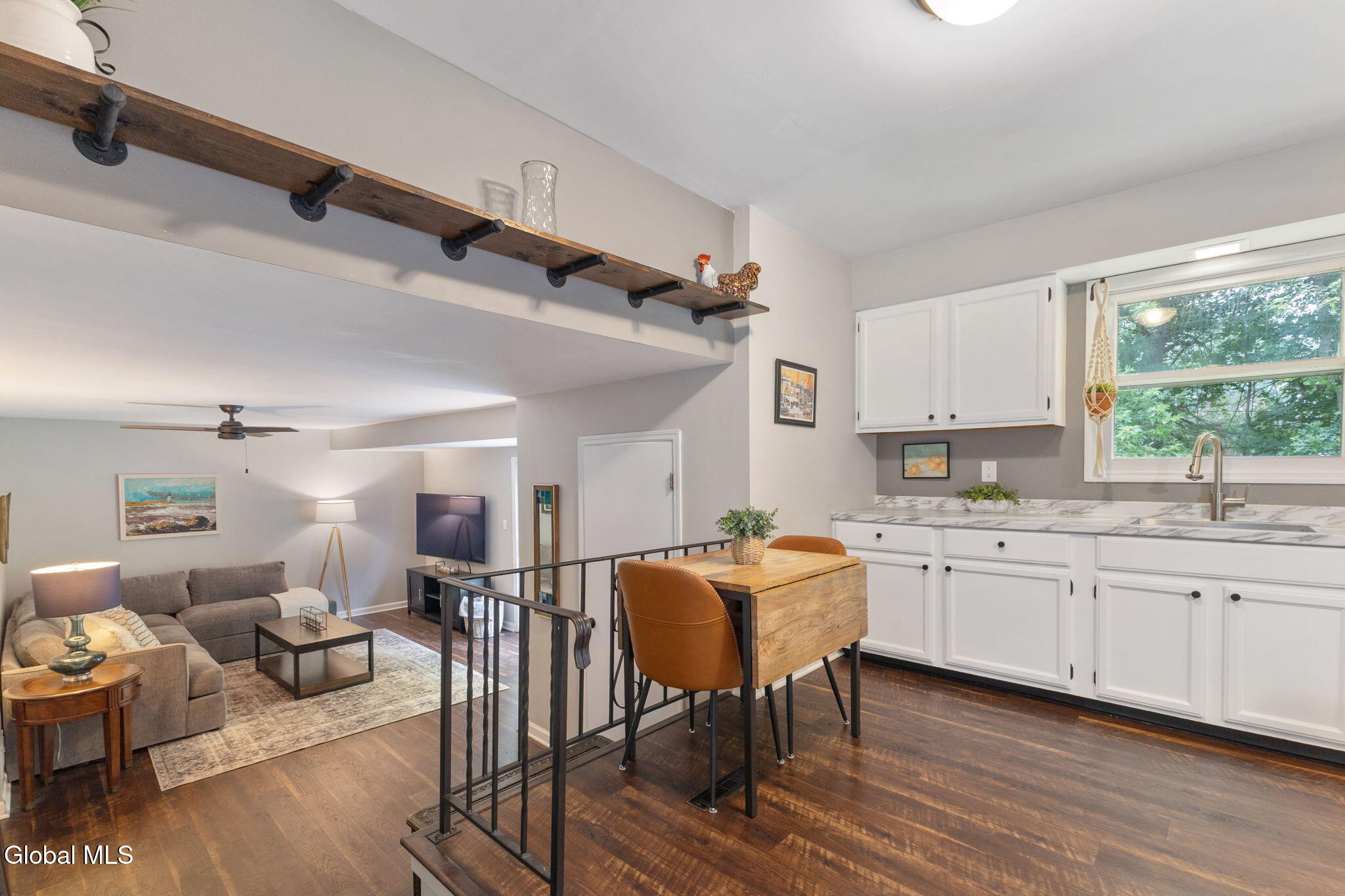 15 Longmeadow Drive Delmar NY 12054