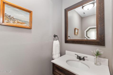 15 Longmeadow Drive Delmar NY 12054