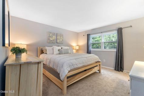 15 Longmeadow Drive Delmar NY 12054