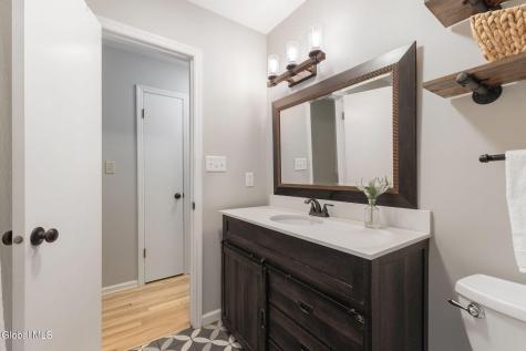 15 Longmeadow Drive Delmar NY 12054