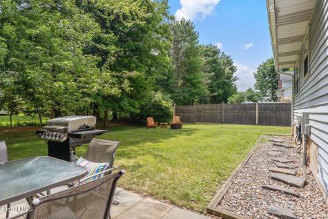 15 Longmeadow Drive Delmar NY 12054