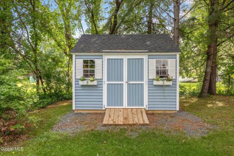 15 Longmeadow Drive Delmar NY 12054