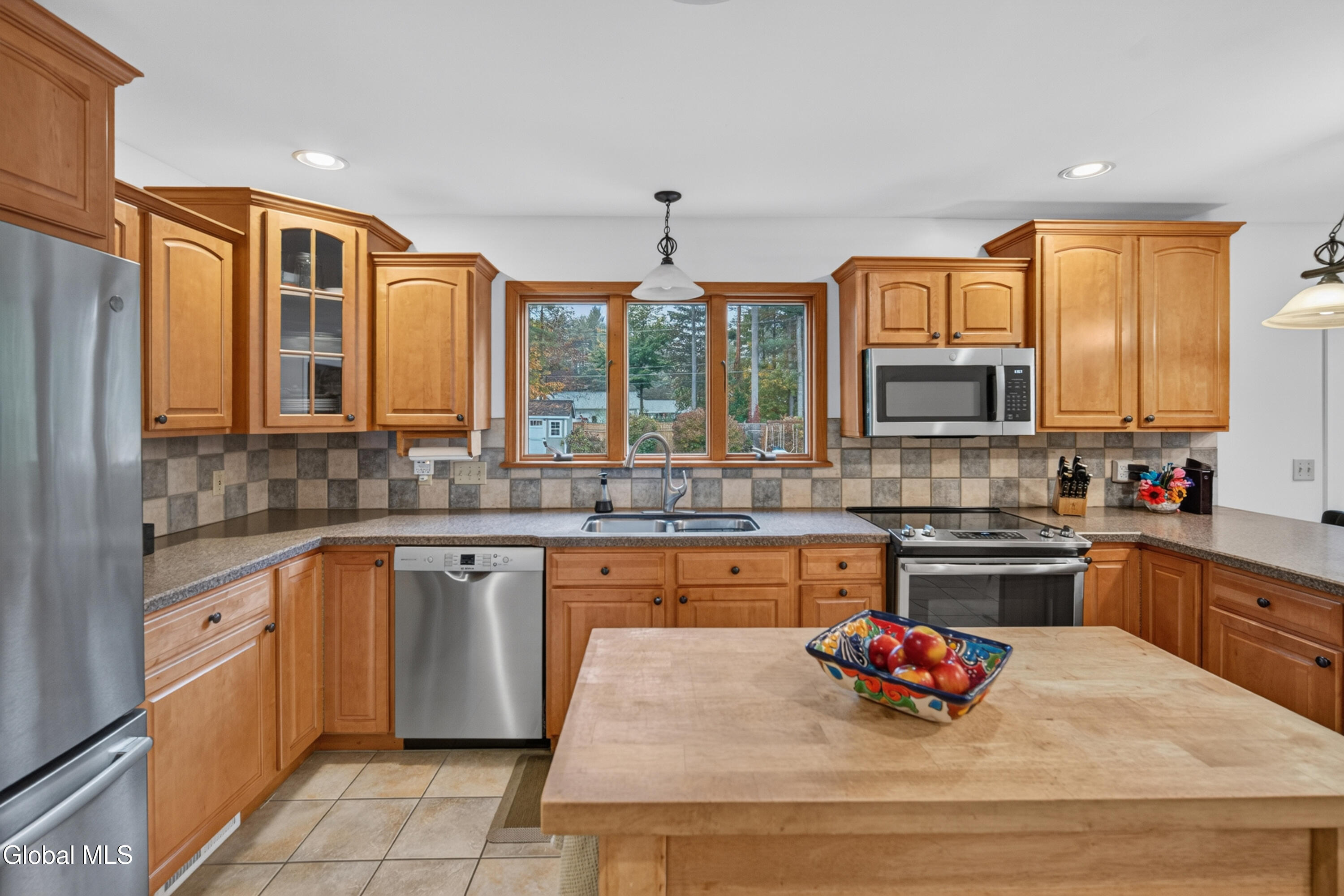 14 Sherwood Drive Queensbury NY 12804