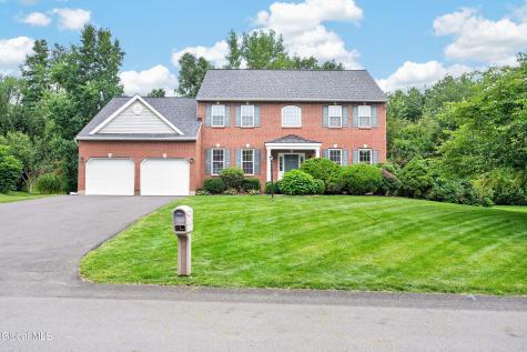 48 Victoria Court Niskayuna NY 12309
