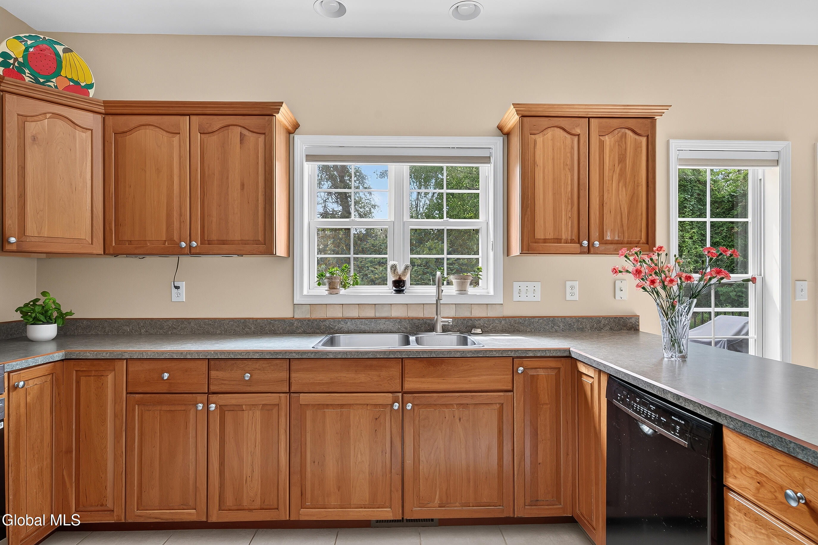 48 Victoria Court Niskayuna NY 12309