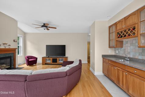 48 Victoria Court Niskayuna NY 12309