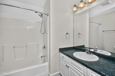 48 Victoria Court Niskayuna NY 12309