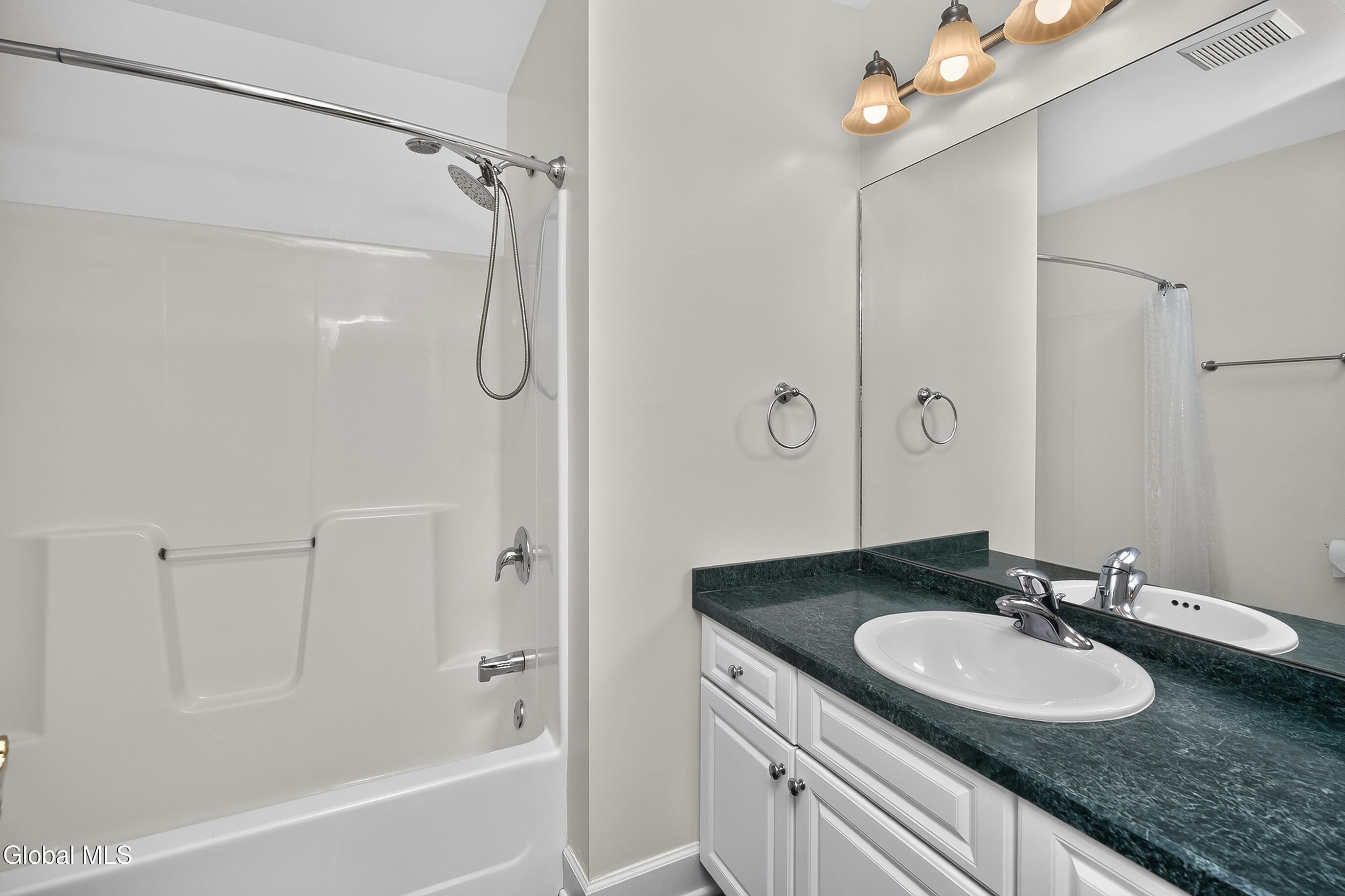 48 Victoria Court Niskayuna NY 12309