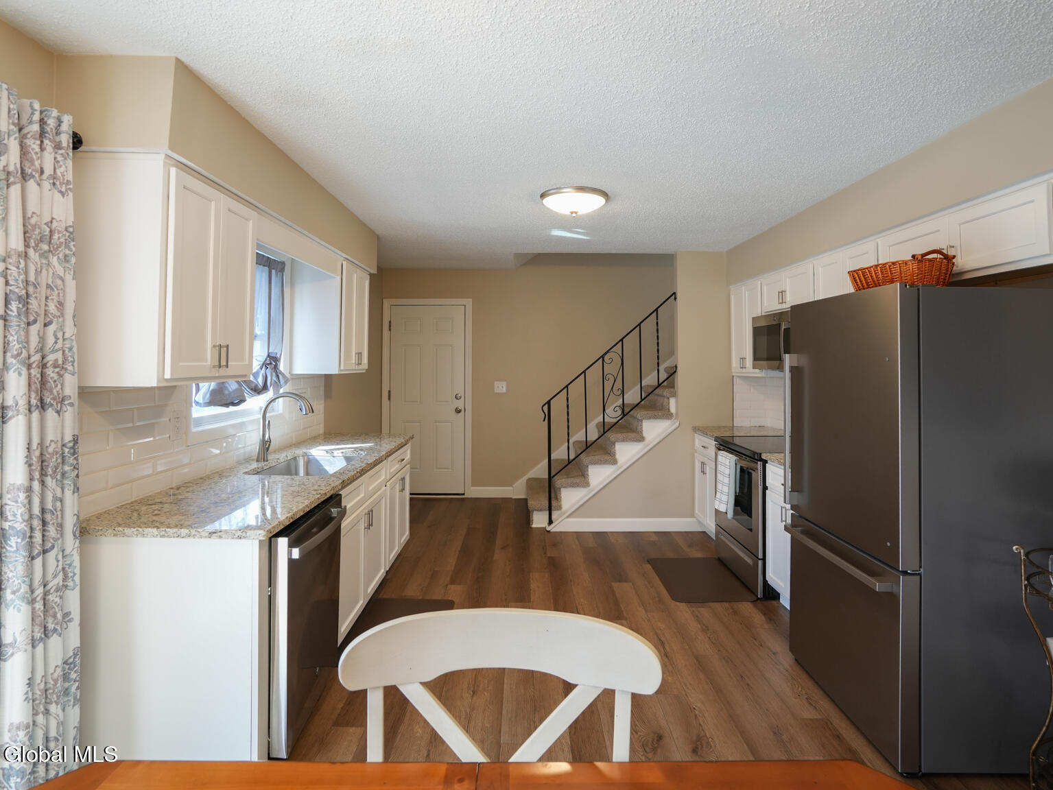 18 Melissa Court Colonie NY 12205