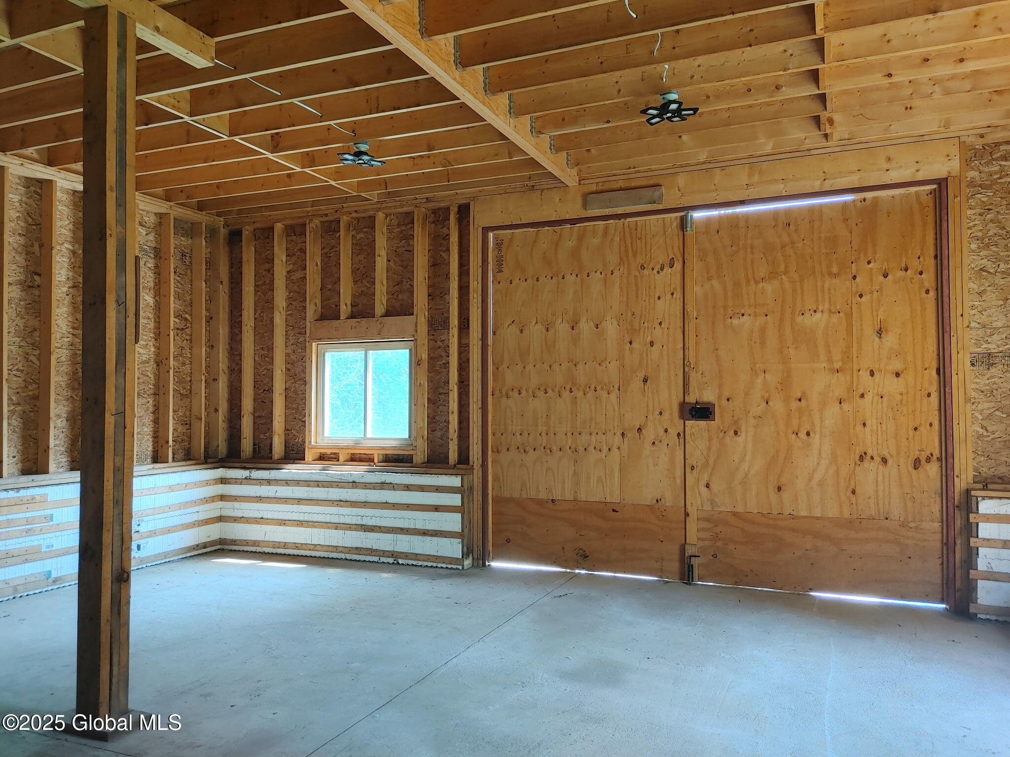 92 Riddle Road Mineville NY 12956