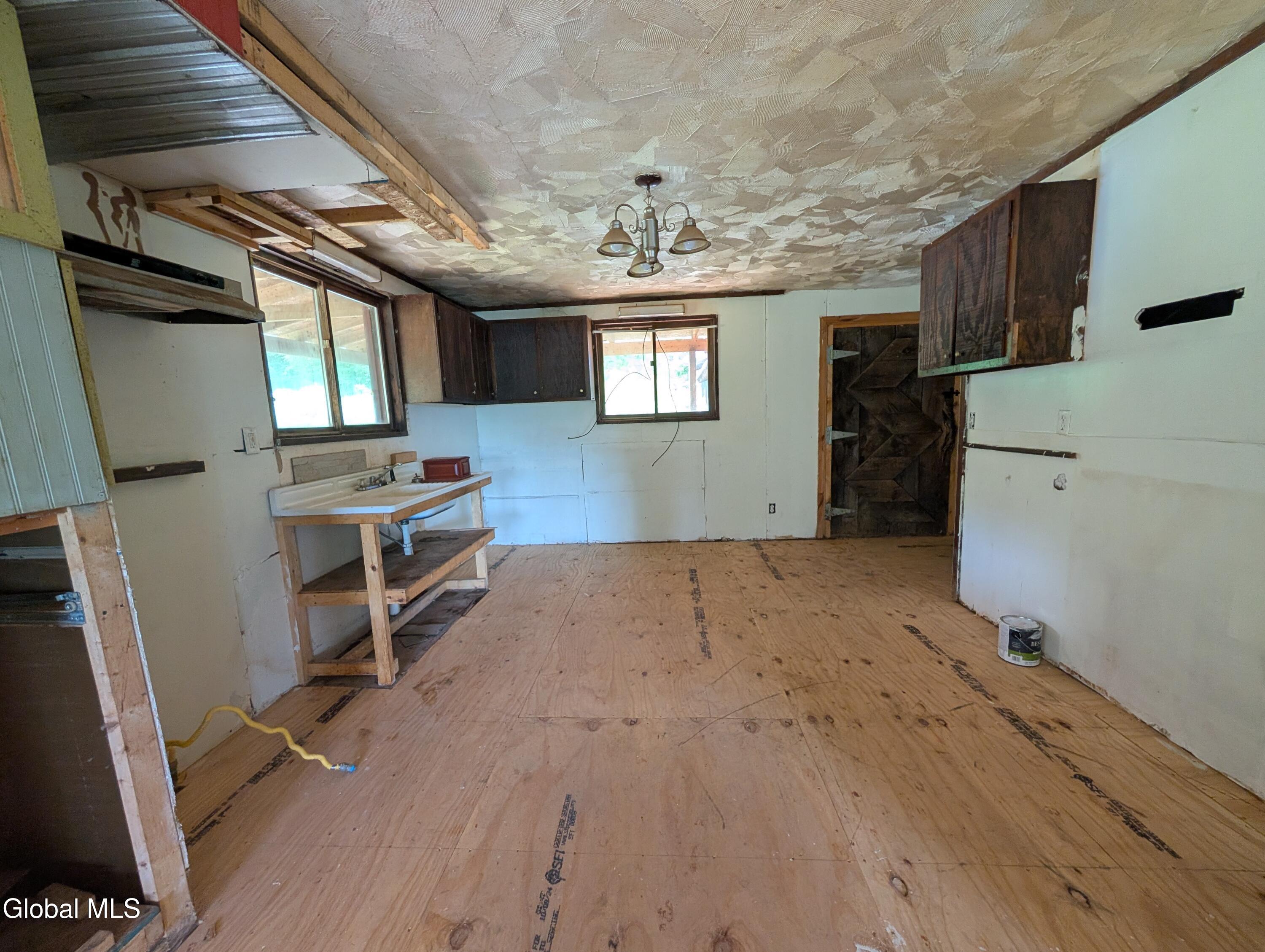 92 Riddle Road Mineville NY 12956