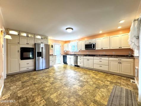 10 Village Street Wynantskill NY 12198