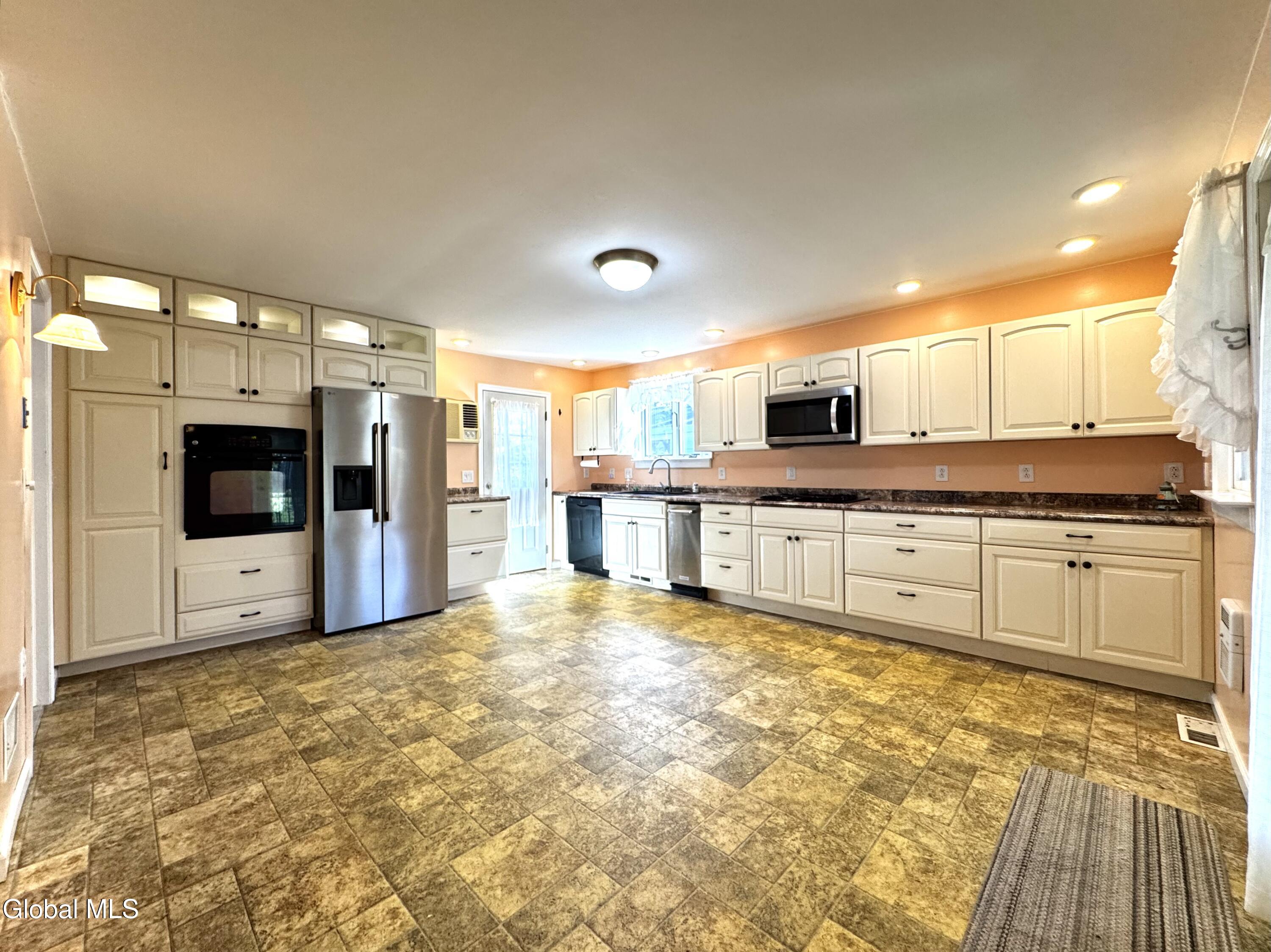 10 Village Street Wynantskill NY 12198