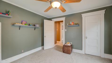 142 Prospect Avenue Gloversville NY 12078