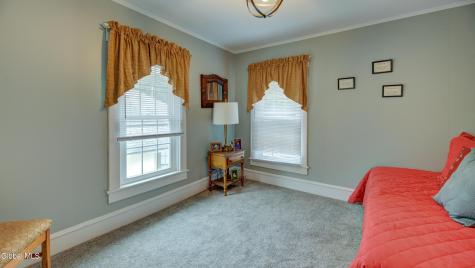 142 Prospect Avenue Gloversville NY 12078