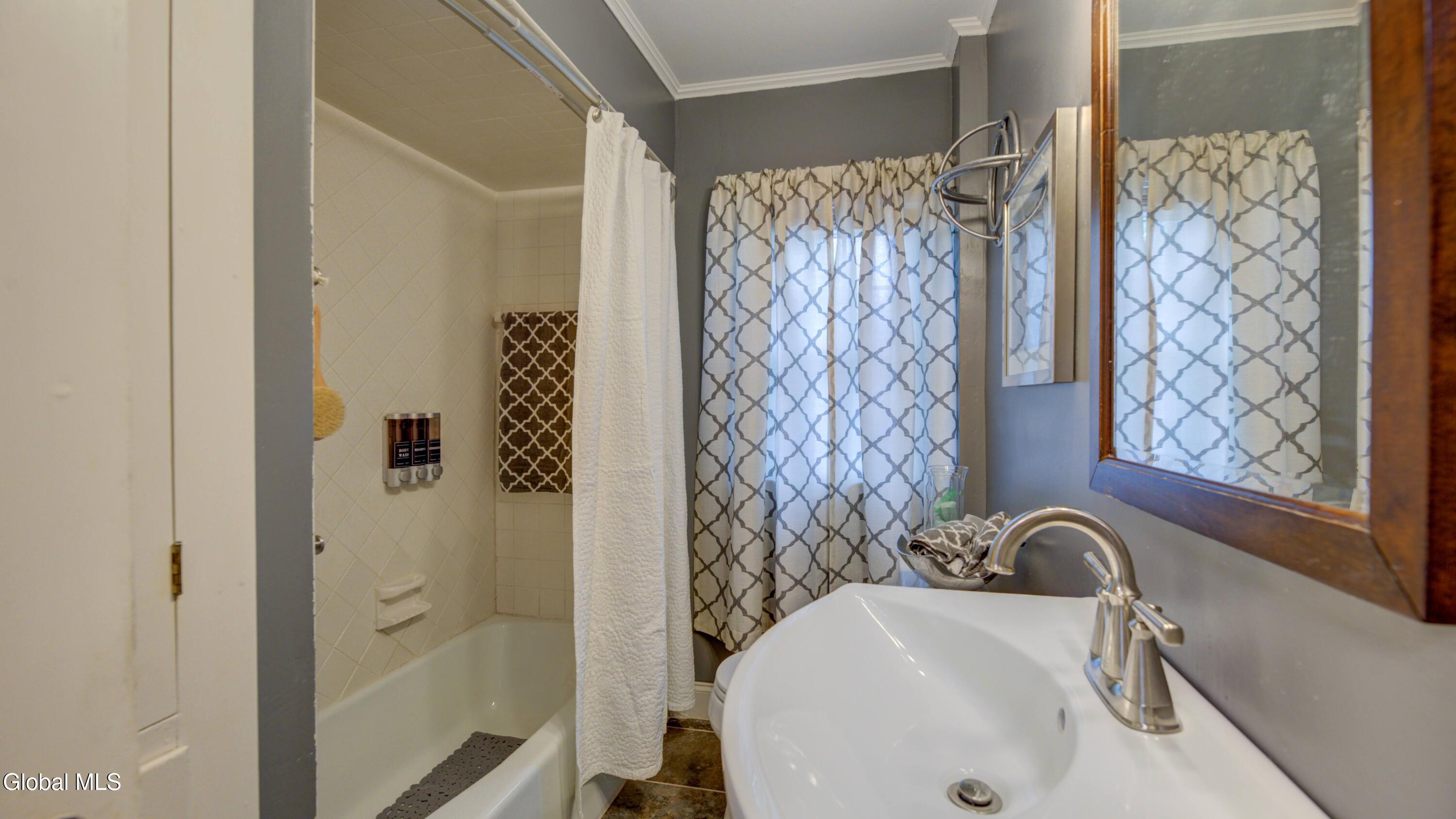 142 Prospect Avenue Gloversville NY 12078