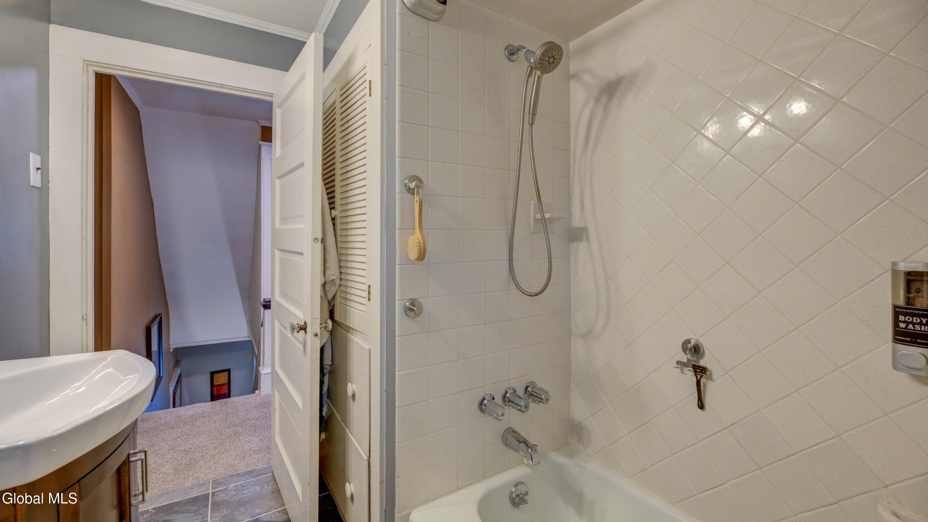142 Prospect Avenue Gloversville NY 12078