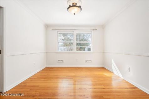 2504 Mcgovern Drive Niskayuna NY 12309