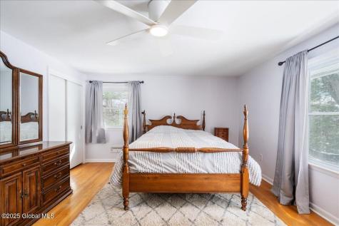 2504 Mcgovern Drive Niskayuna NY 12309