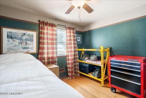 2504 Mcgovern Drive Niskayuna NY 12309