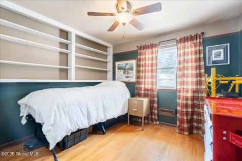 2504 Mcgovern Drive Niskayuna NY 12309